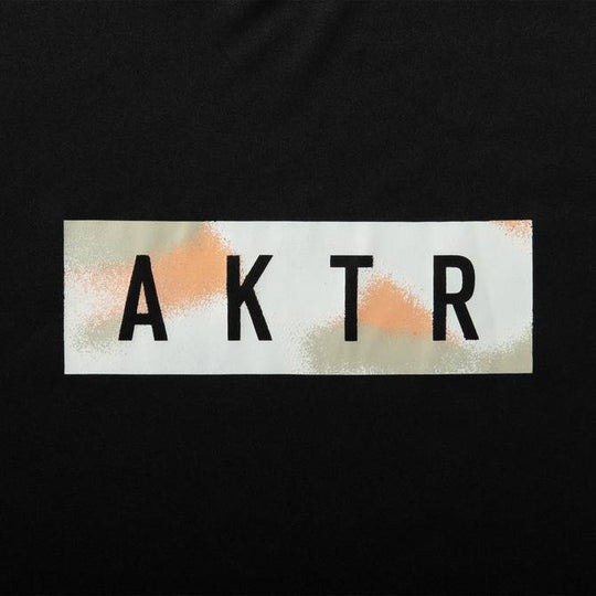 AKTR SCRIBBLE BOX LOGO SPORTS TEE BK【124-018005】