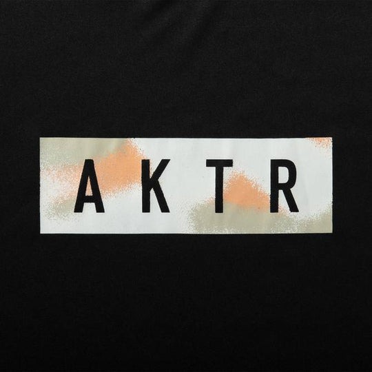 AKTR SCRIBBLE BOX LOGO SPORTS TEE BK【124-018005】