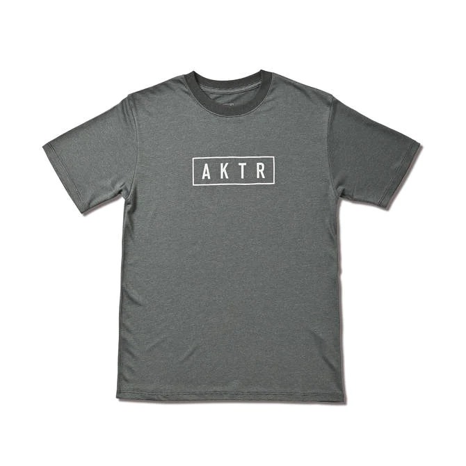 KIDS AKTR LOGO SPORTS TEE GY【222-056005】