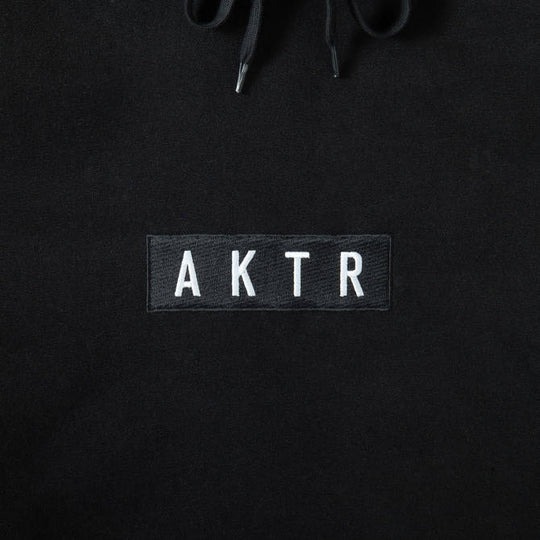 AKTR LOGO SWEAT PULLOVER HOODIE BK【223-018010】