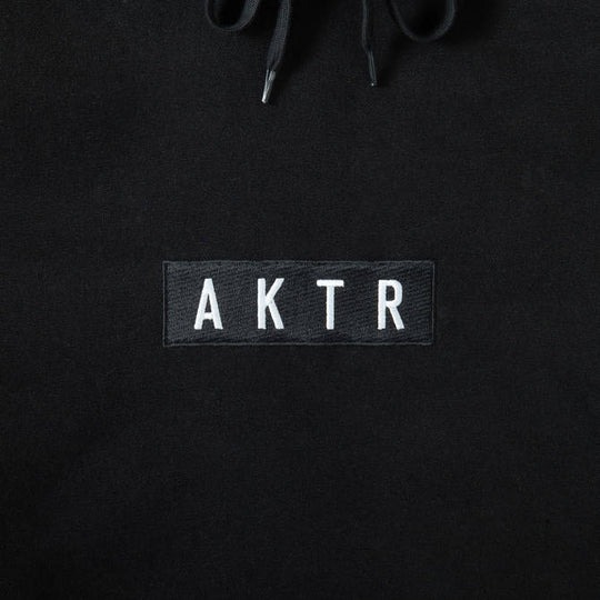 AKTR LOGO SWEAT PULLOVER HOODIE BK【223-018010】