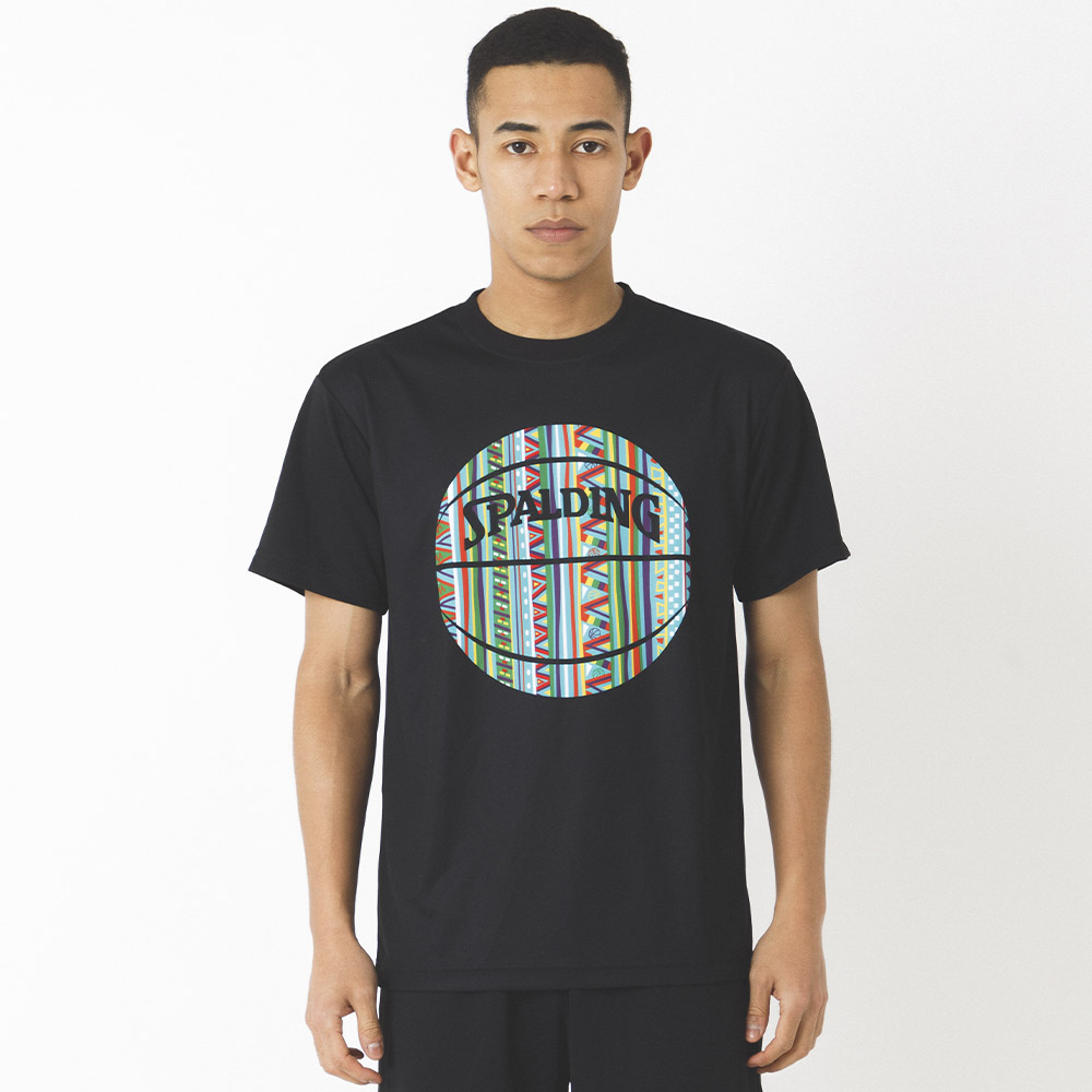 SPALDING Tシャツ アフリカントライバルボール ブラック【SMT22005】 - バスケットボール・プロショップ BUZZER BEATER 【 バスケ専門】