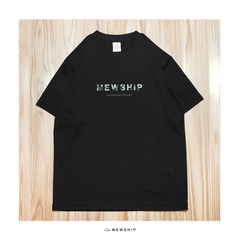 MEWSHIP SLASH LOGO S/S PL 【Black×P.Green×Navy】
